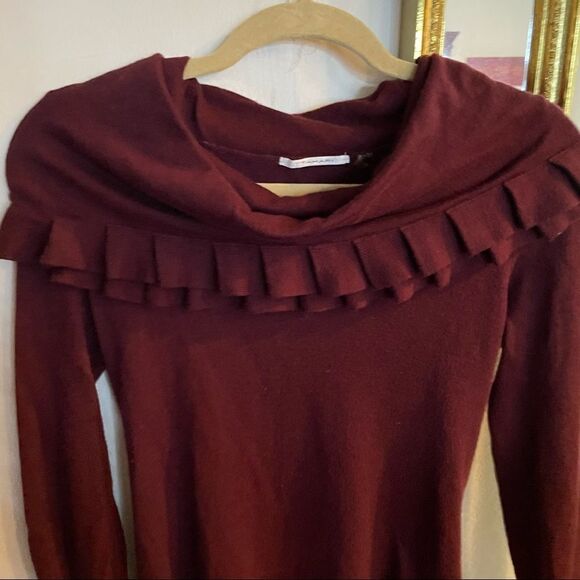T. Tahari Ruffle Cowl Neck Sweater Maroon size Small - Picture 2 of 7